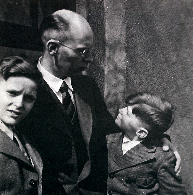 Werner Sylten mit seinen Söhnen
